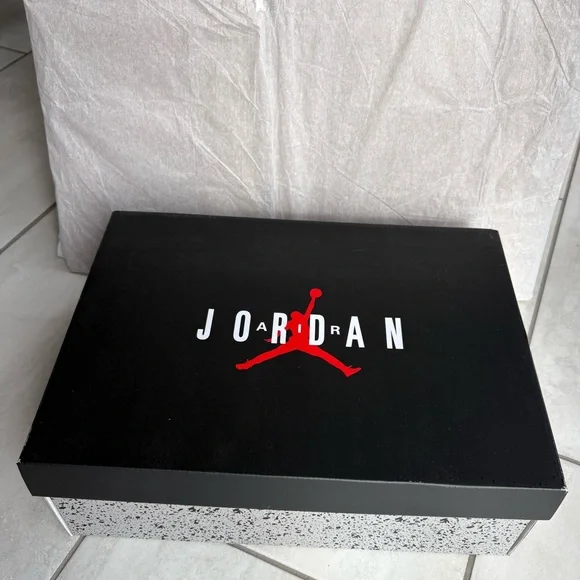 Men’s Size 12 Air Jordan MVP “Raptors Home” - Picture 13 of 13